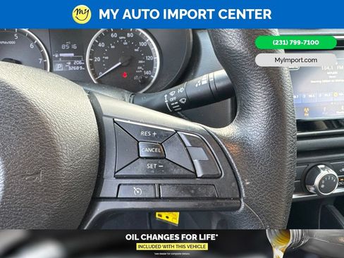 Used 2023 Nissan Versa S w/ Trunk Package FWD image 15