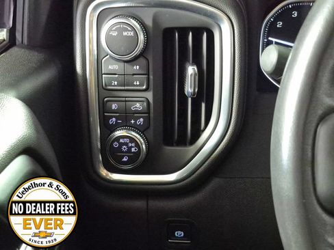 Used 2022 GMC Sierra 1500 SLT w/ SLT Premium Package AWD/4WD image 19
