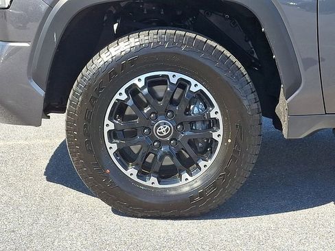 Used 2024 Toyota Tundra SR5 w/ SR5 Convenience Package AWD/4WD image 8