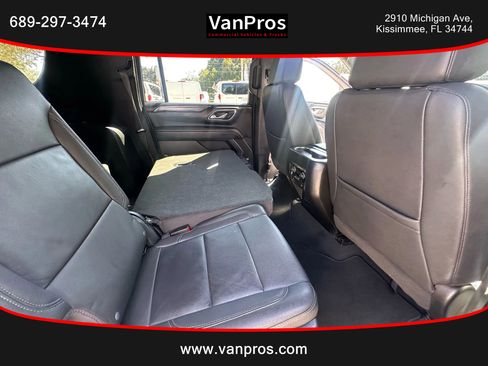 Used 2023 Chevrolet Suburban LT image 18