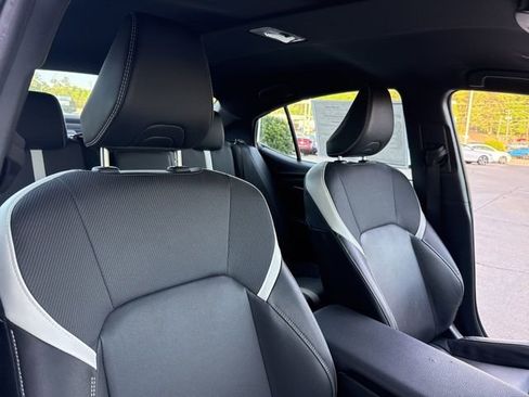 Used 2025 Toyota Camry SE image 32