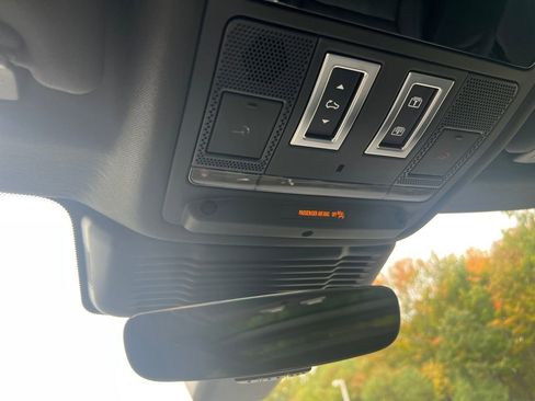 New 2025 Land Rover Range Rover Evoque Dynamic SE image 21