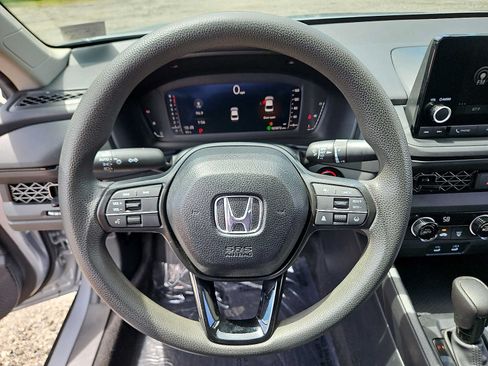 Used 2025 Honda Accord LX image 19