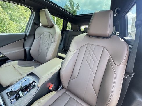 Used 2026 BMW X3 xDrive30 w/ Premium Package image 19