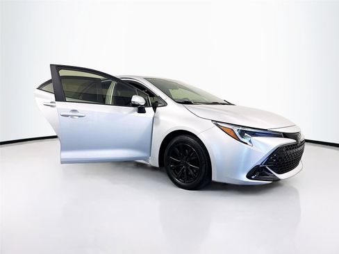 Used 2024 Toyota Corolla SE FWD image 35