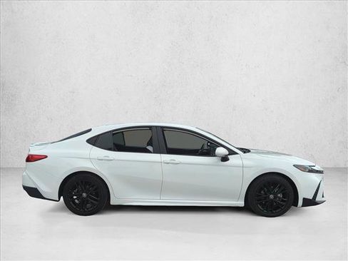 Certified 2025 Toyota Camry SE FWD image 4