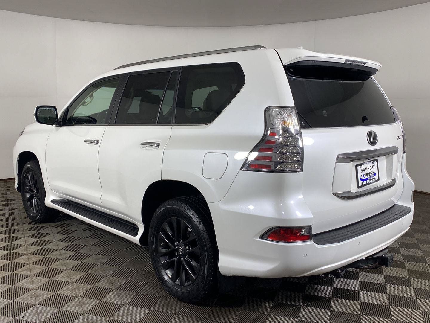 Used 2020 Lexus GX 460 Premium w/ Premium Package AWD/4WD image 2