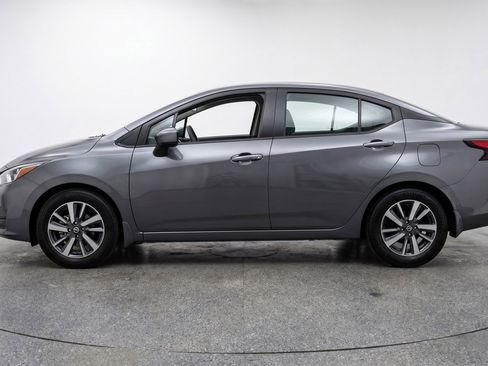 Used 2025 Nissan Versa SV FWD image 5