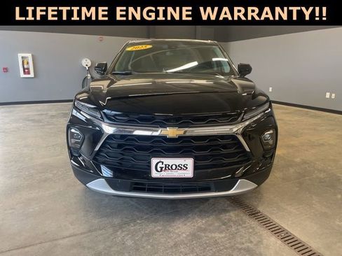 Used 2025 Chevrolet Blazer LT image 3