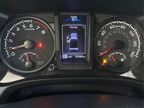 Used 2020 Toyota Tacoma SR w/ SX Package AWD/4WD image 23