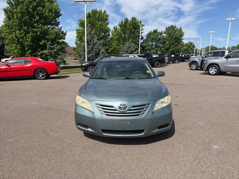Used 2009 Toyota Camry LE FWD image 8