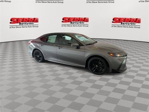 Used 2026 Toyota Camry SE image 10