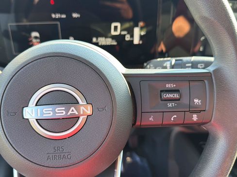 Used 2025 Nissan Kicks SV FWD image 21