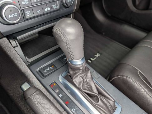 Used 2020 Acura ILX w/ Premium Package image 29