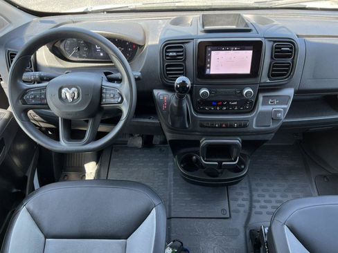 Used 2025 RAM ProMaster 2500 w/ Convenience Group FWD image 3