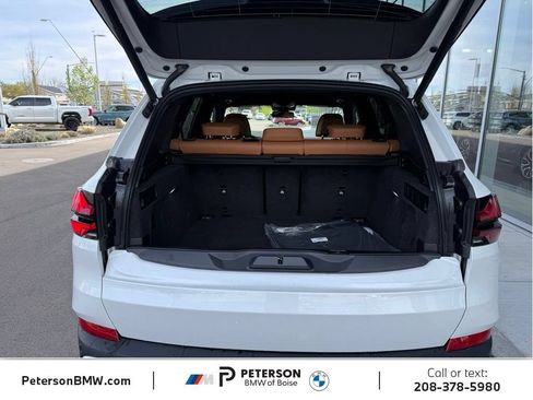 New 2026 BMW X5 xDrive50e w/ Premium Package AWD/4WD image 9