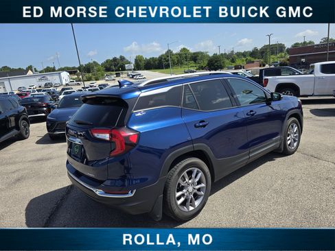 Certified 2022 GMC Terrain SLT AWD/4WD image 3