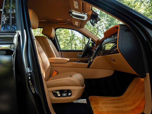 Used 2023 Rolls-Royce Cullinan Black Badge w/ Leather Finishing Pack image 61