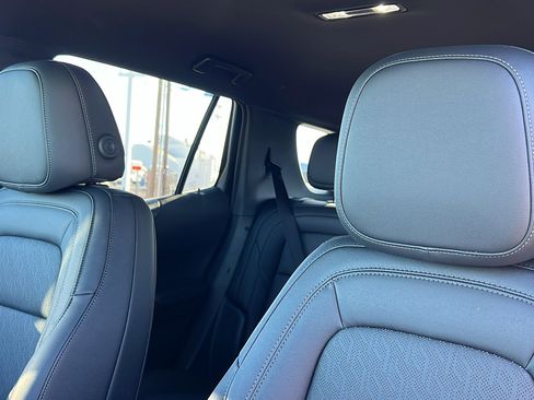 New 2026 Chevrolet Equinox LT w/ Convenience Package II AWD/4WD image 18