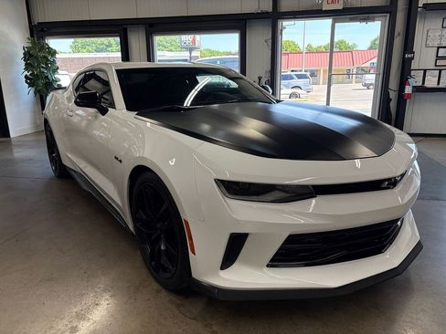 Used 2017 Chevrolet Camaro LT RWD image 15