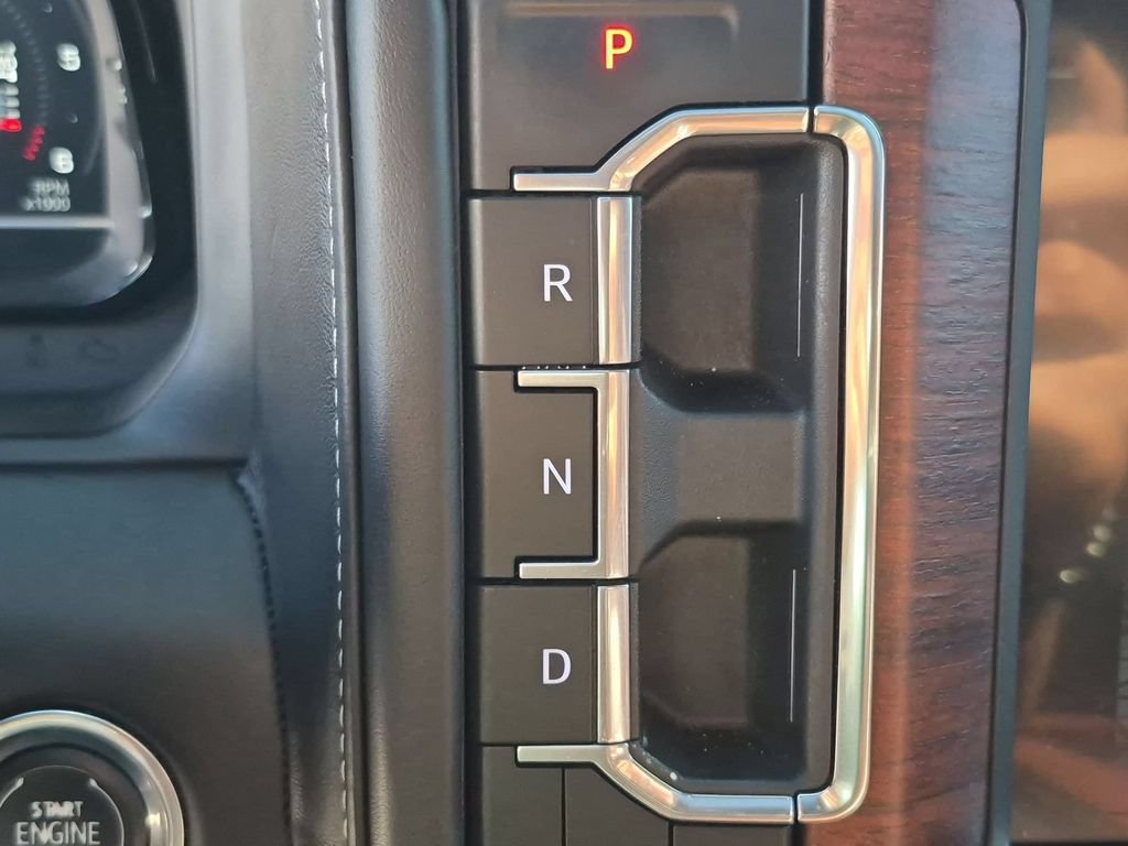 Used 2024 GMC Yukon Denali Ultimate AWD/4WD image 8