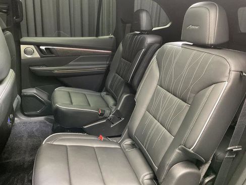 New 2026 Buick Enclave Avenir w/ Super Cruise Package AWD/4WD image 10