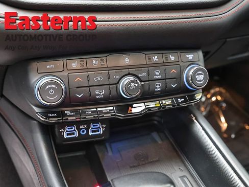 Used 2024 Dodge Durango R/T w/ Tow 'N Go Package AWD/4WD image 20