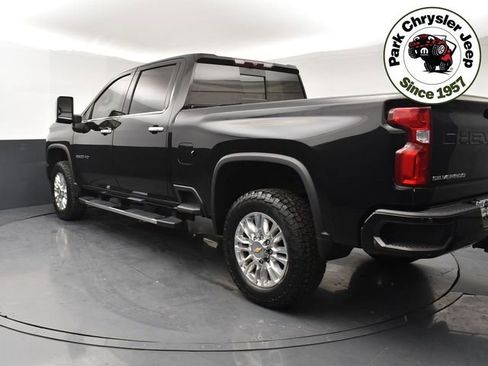 Used 2022 Chevrolet Silverado 2500 High Country w/ Z71 Off-Road Package AWD/4WD image 4