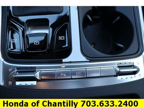 Used 2026 Kia Carnival SX w/ SX Dark Edition Package image 18