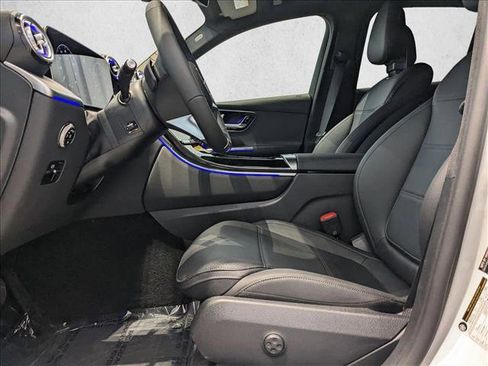 Certified 2025 Mercedes-Benz GLC 300 GLC 300 image 4
