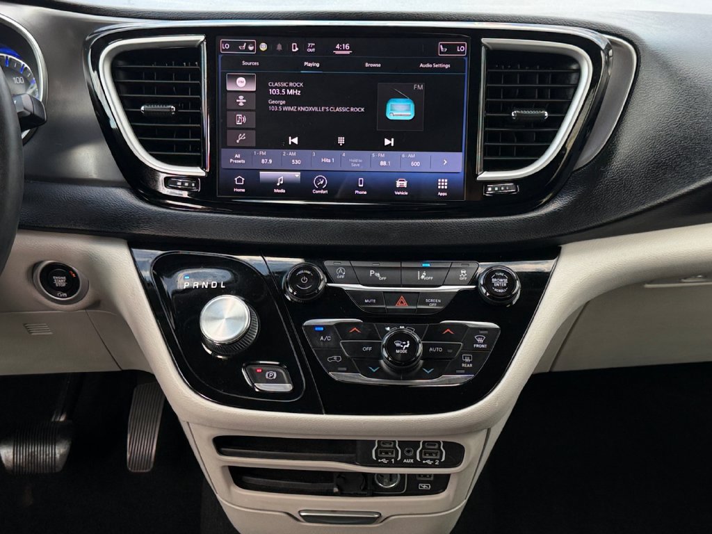Used 2022 Chrysler Pacifica Touring-L FWD image 20