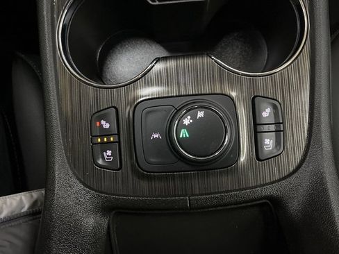 Used 2023 GMC Acadia SLT w/ Preferred Package image 56