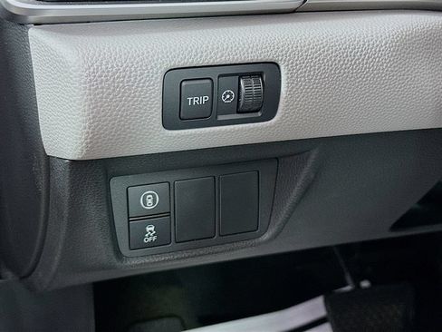 Used 2018 Honda Accord LX image 11