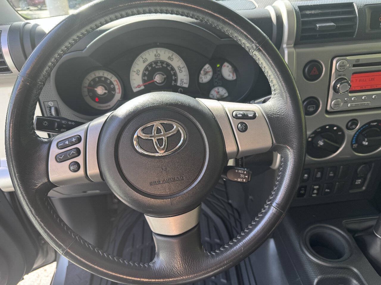 Used 2011 Toyota FJ Cruiser 4WD w/ Upgrade Pkg image 15