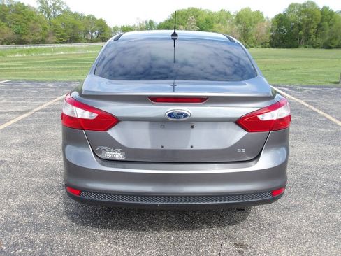 Used 2013 Ford Focus SE FWD image 4