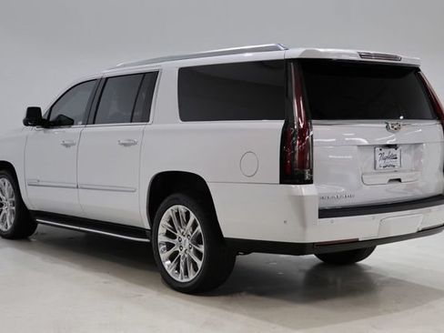 Used 2019 Cadillac Escalade ESV Luxury AWD/4WD image 5