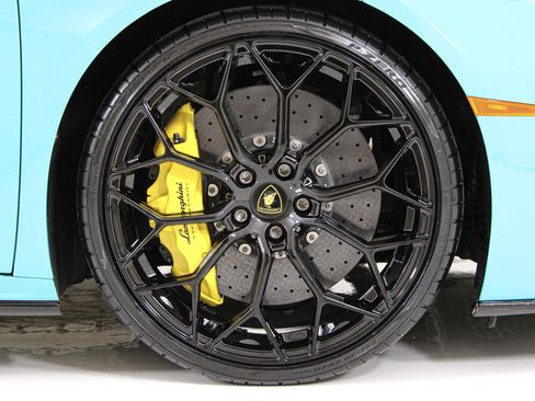Used 2021 Lamborghini Huracan EVO RWD image 16
