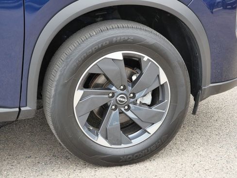 Used 2025 Nissan Rogue SV AWD/4WD image 12