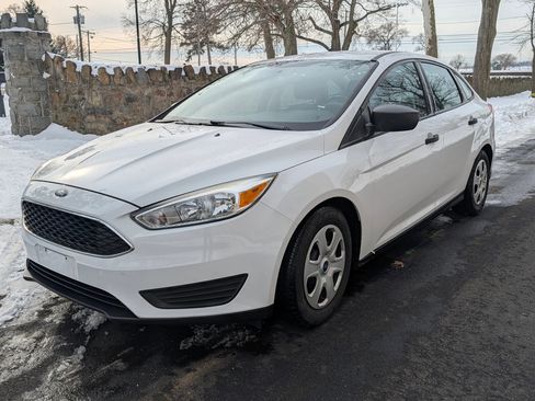 Used 2016 Ford Focus S image 1