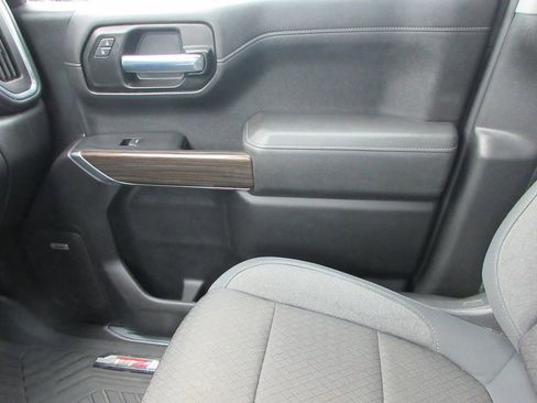 Used 2020 Chevrolet Silverado 1500 LT Trail Boss image 39