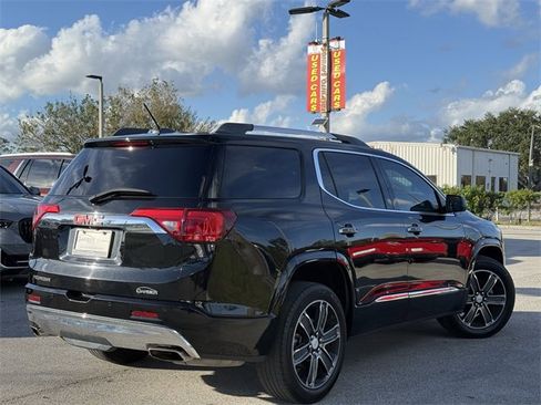 Used 2019 GMC Acadia Denali image 3