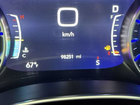 Used 2019 Chrysler Pacifica Limited FWD image 22