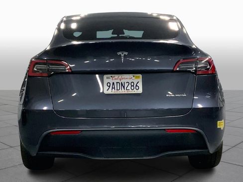 Used 2022 Tesla Model Y Long Range image 4
