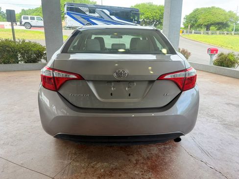 Used 2015 Toyota Corolla LE FWD image 5