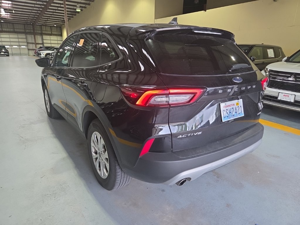 Used 2025 Ford Escape Active AWD/4WD image 8