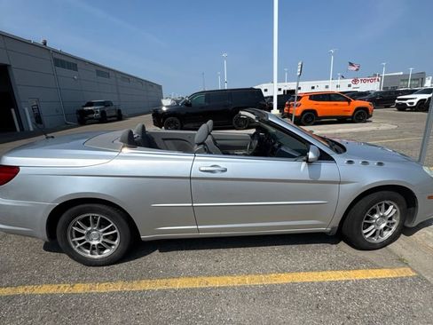 Used 2008 Chrysler Sebring Touring FWD image 6