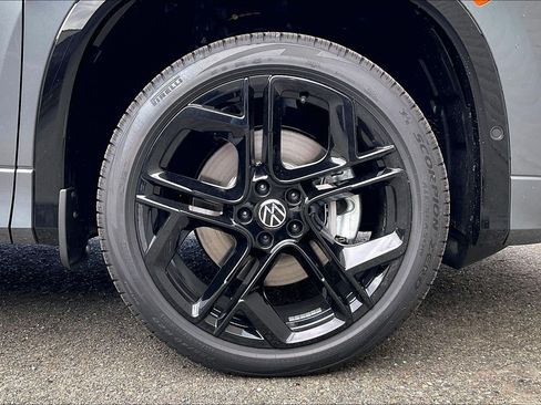 New 2026 Volkswagen Tiguan SE R-Line AWD/4WD image 10