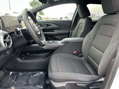 Used 2025 Chevrolet Equinox EV LT image 22