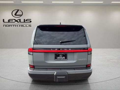 Used 2024 Lexus GX 550 w/ Accessory Package (2T) AWD/4WD image 6