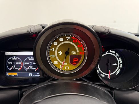 Used 2016 Ferrari California T RWD image 20